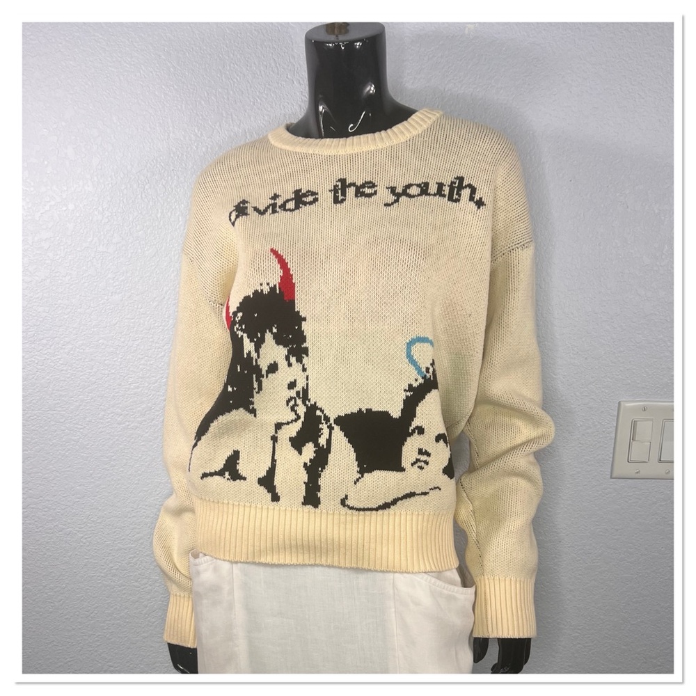 Divide the Youth Cream Black Blue & Red Graphic Sweater Sz M Cotton